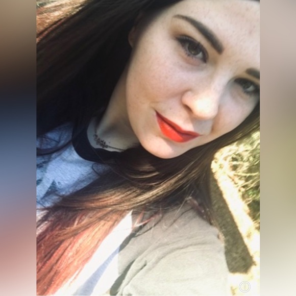 Hi! I’m Lindsay! - Picture 2 of 2